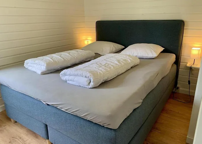 Near With Garden * Sint Maartensvlotbrug